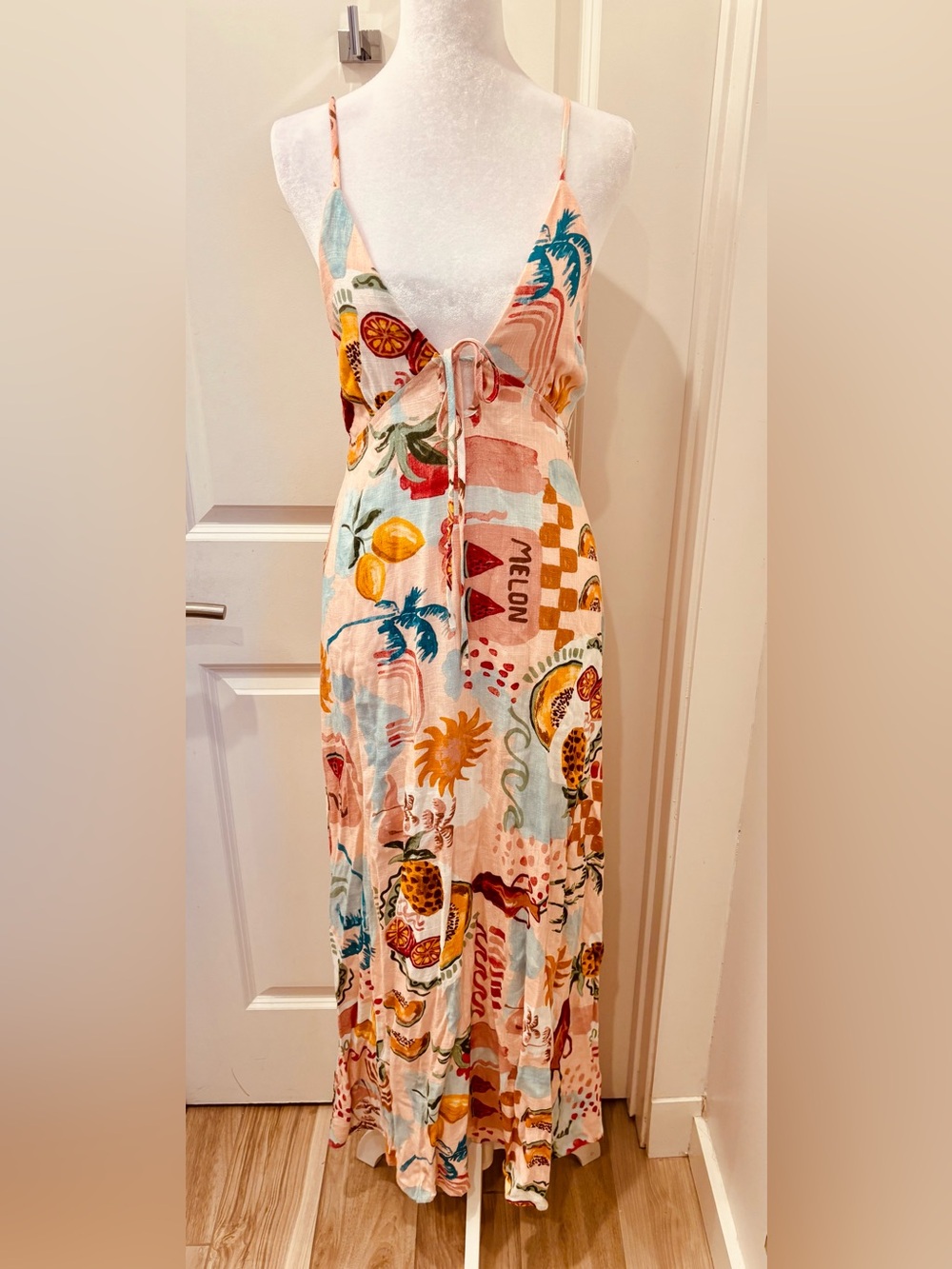 NWT paper heart Tropical Print Spaghetti Strap Maxi Dress- Peach fruit-L